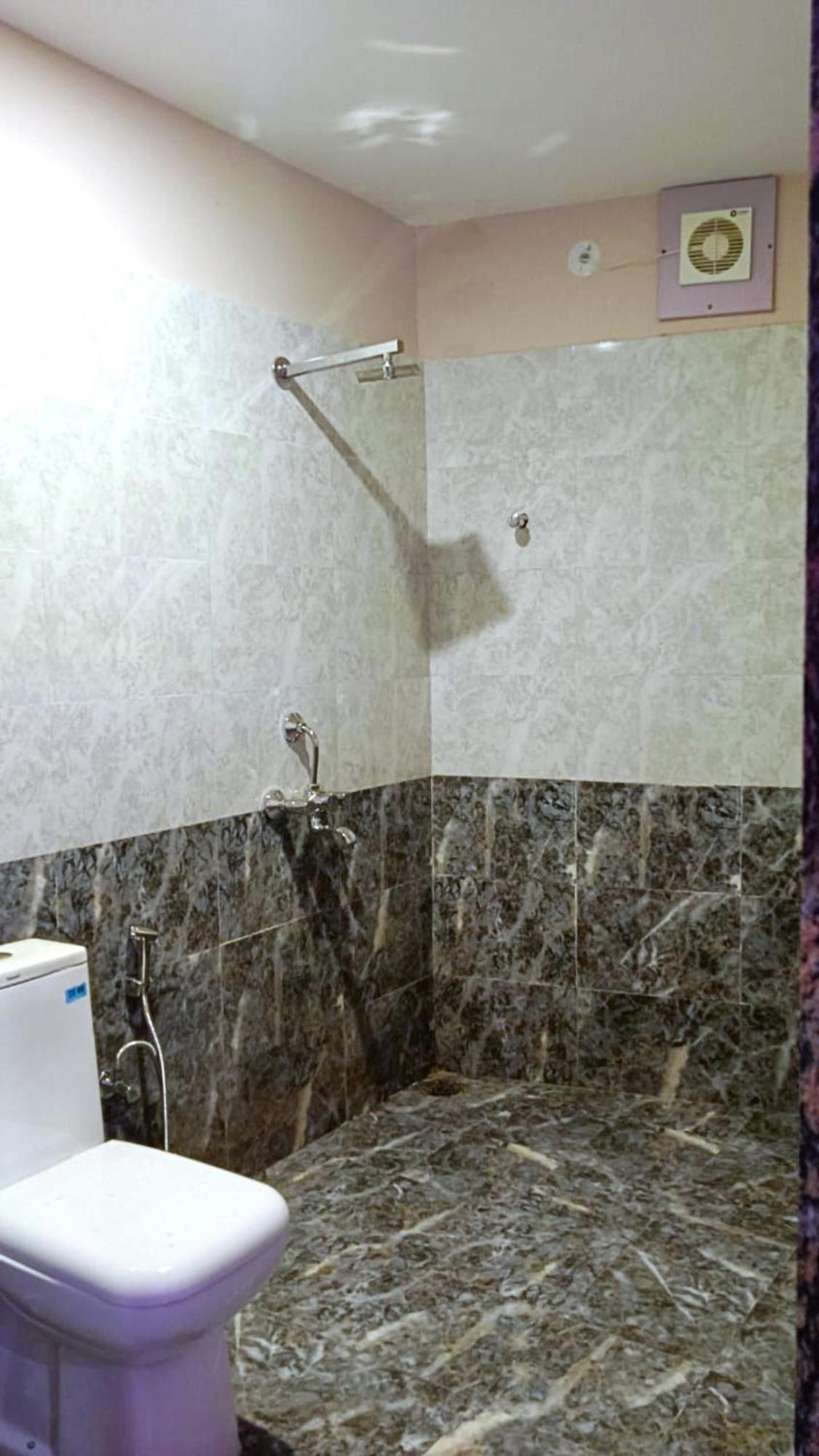 Hotel Kashi Inn Raj Ghat Варанаси Екстериор снимка
