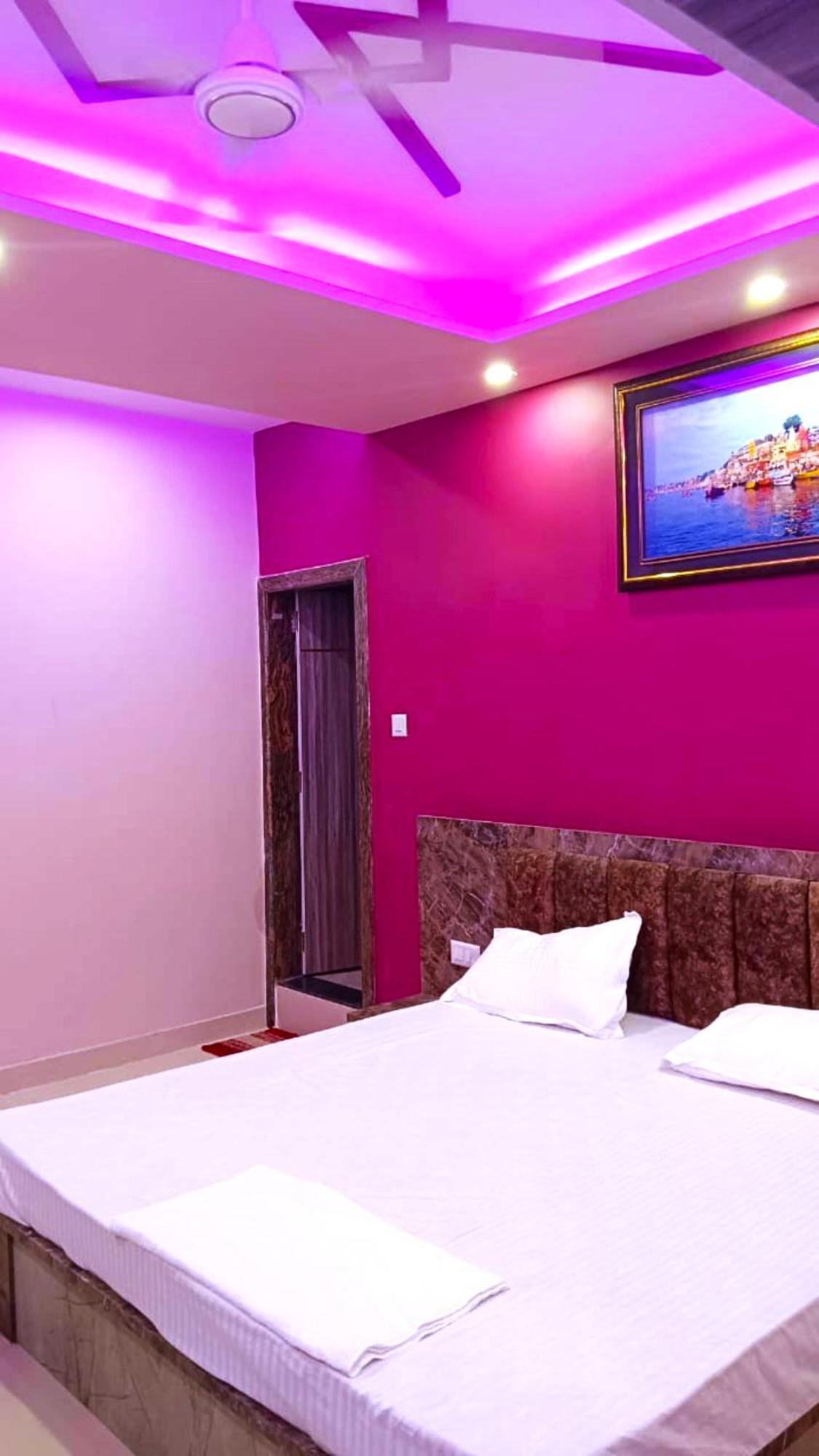 Hotel Kashi Inn Raj Ghat Варанаси Екстериор снимка
