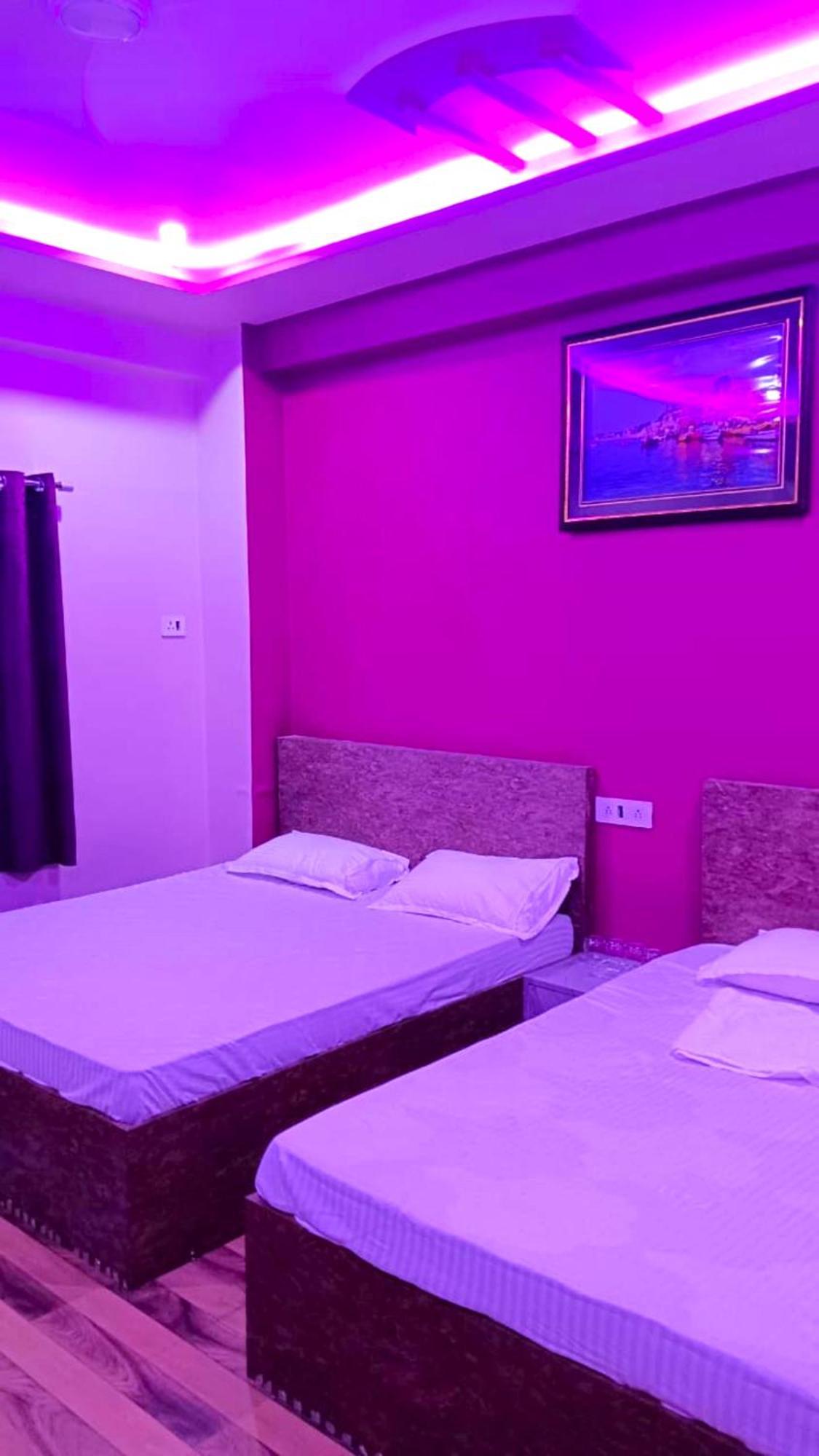 Hotel Kashi Inn Raj Ghat Варанаси Екстериор снимка