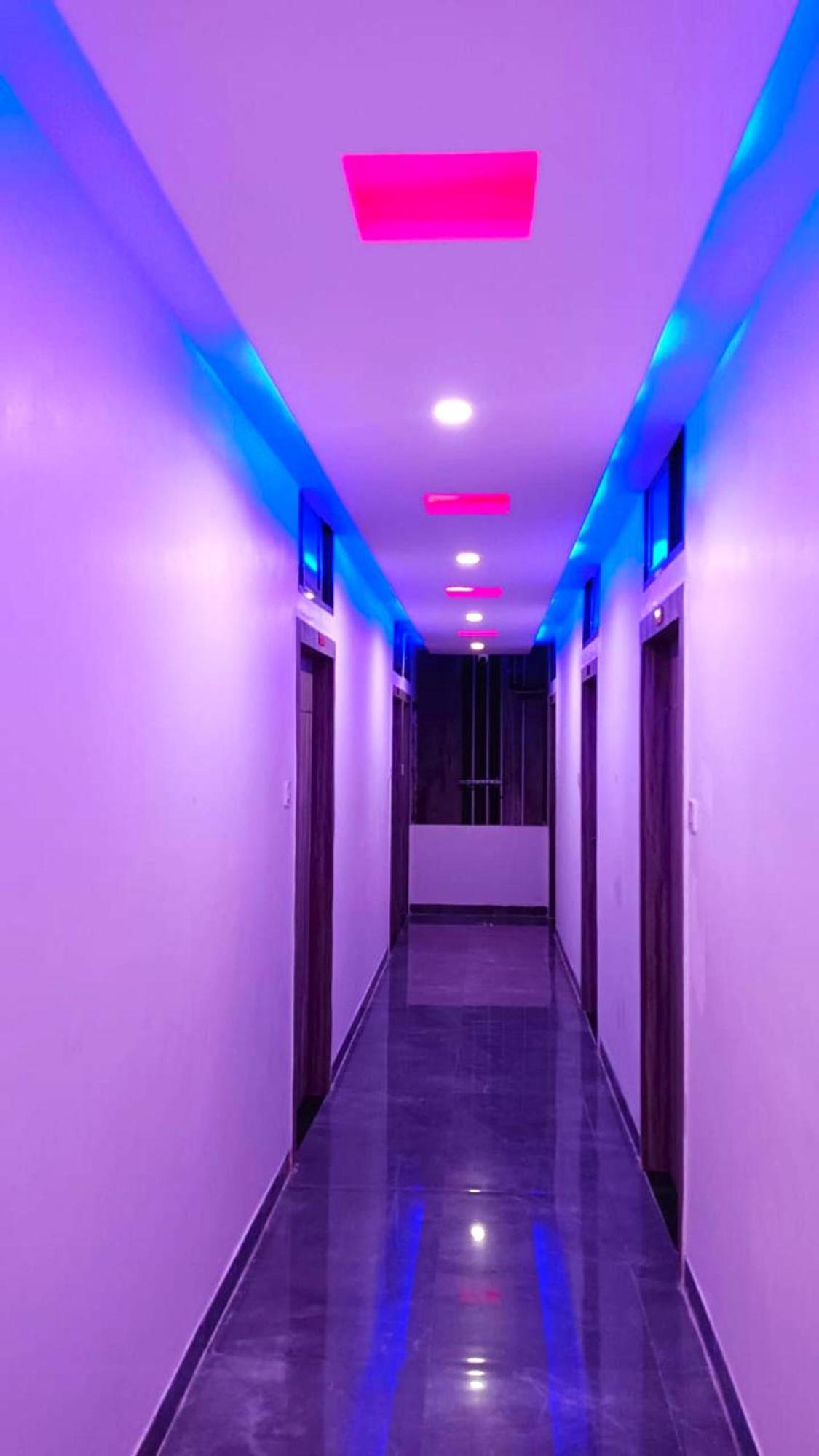 Hotel Kashi Inn Raj Ghat Варанаси Екстериор снимка