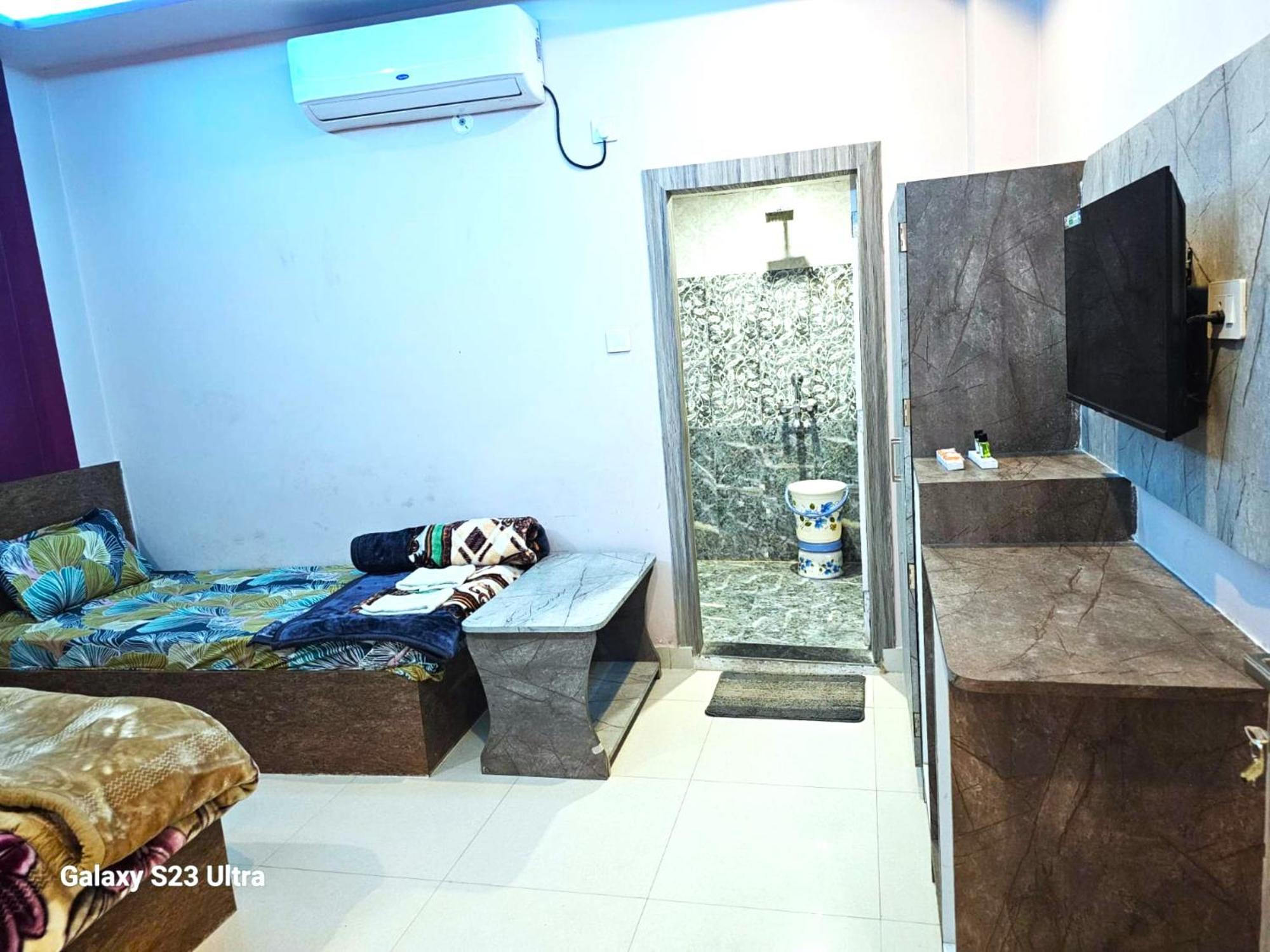 Hotel Kashi Inn Raj Ghat Варанаси Екстериор снимка