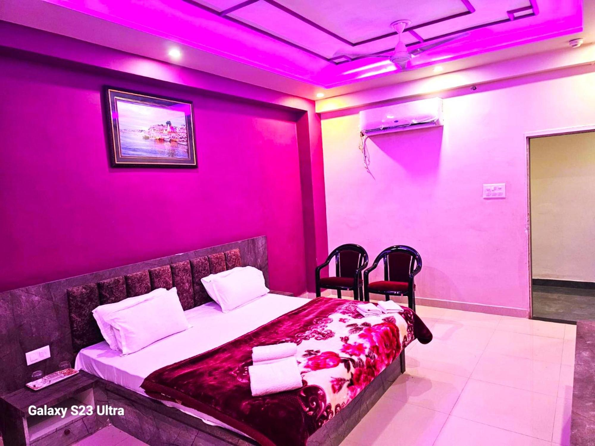 Hotel Kashi Inn Raj Ghat Варанаси Екстериор снимка