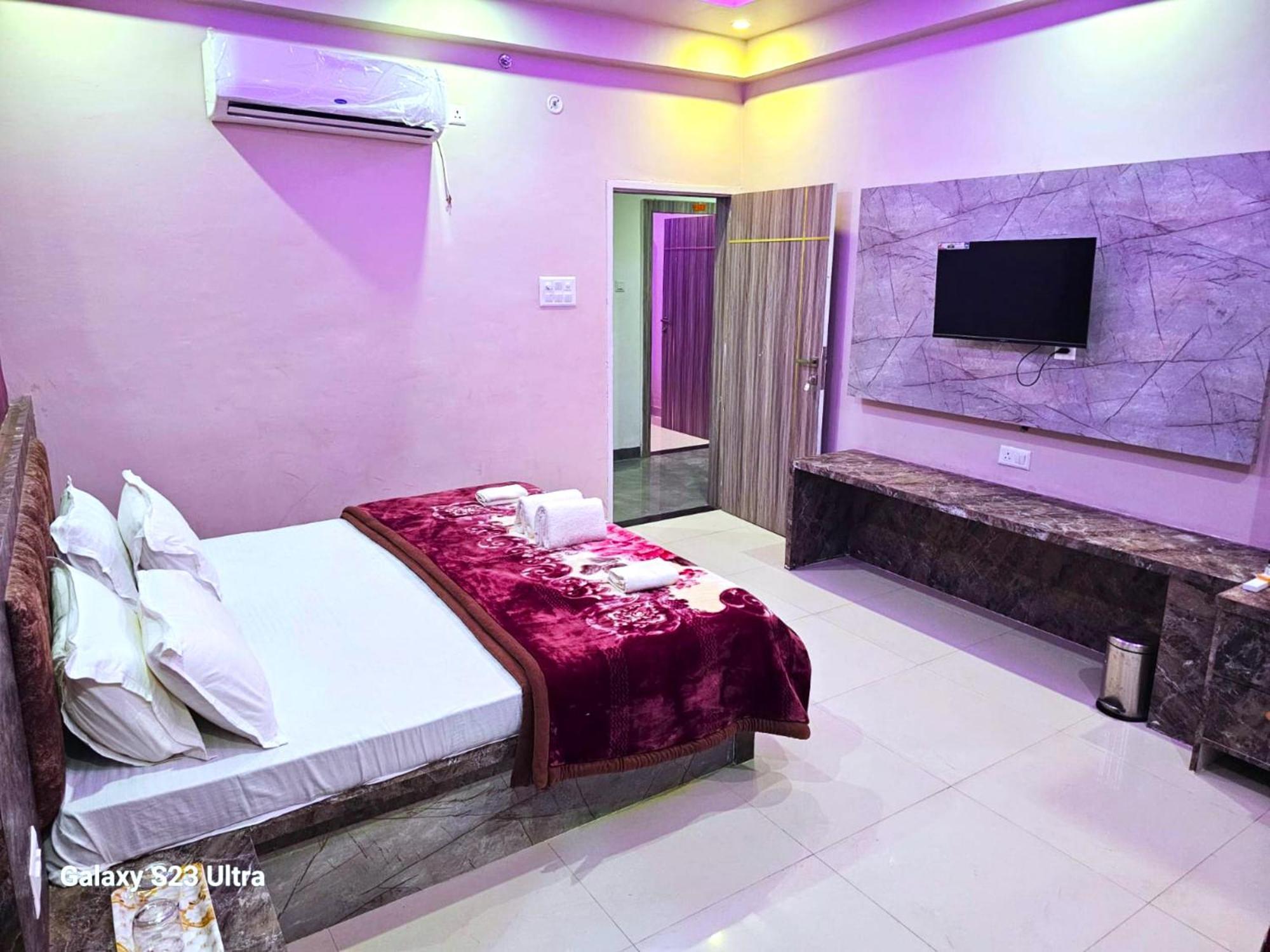 Hotel Kashi Inn Raj Ghat Варанаси Екстериор снимка