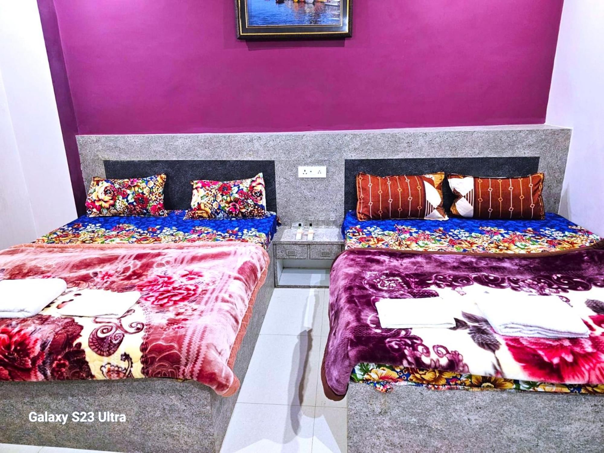 Hotel Kashi Inn Raj Ghat Варанаси Екстериор снимка